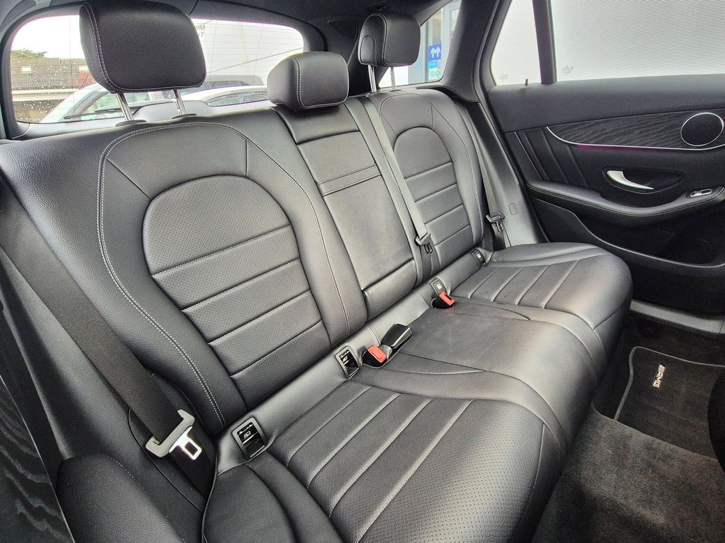 2023 Mercedes-Benz GLC Class