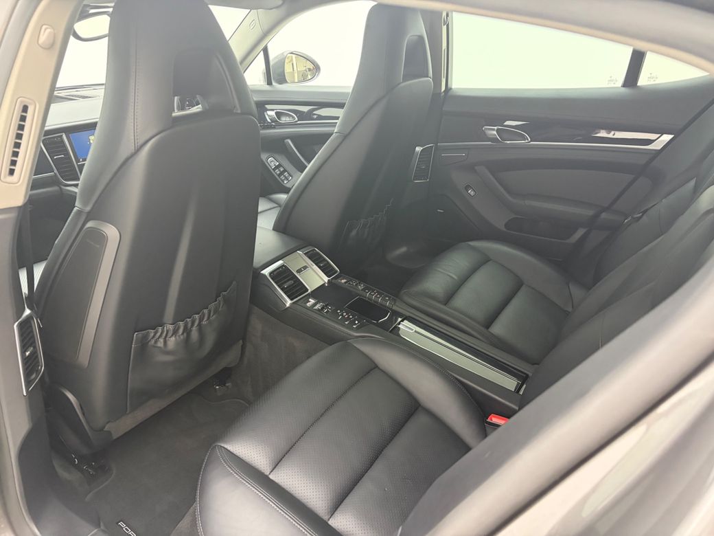 2016 Porsche Panamera