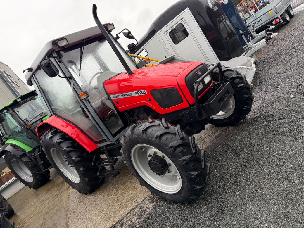 1998 Massey Ferguson 4245
