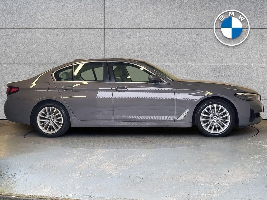 2022 BMW 5 Series