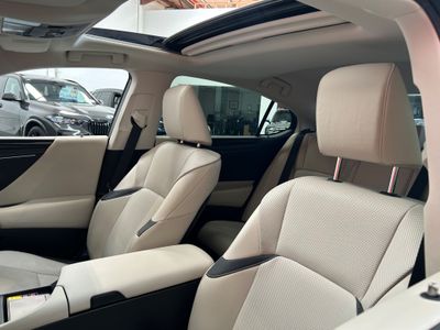 2024 Lexus ES 300h