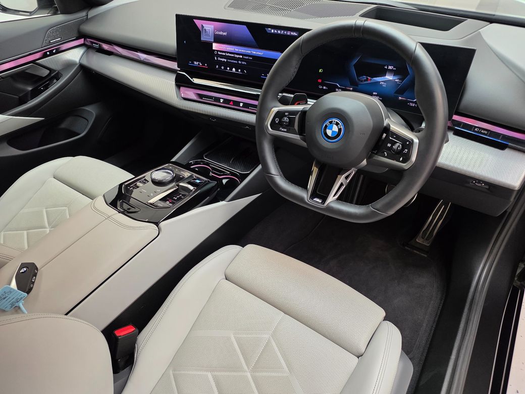 2025 BMW i5