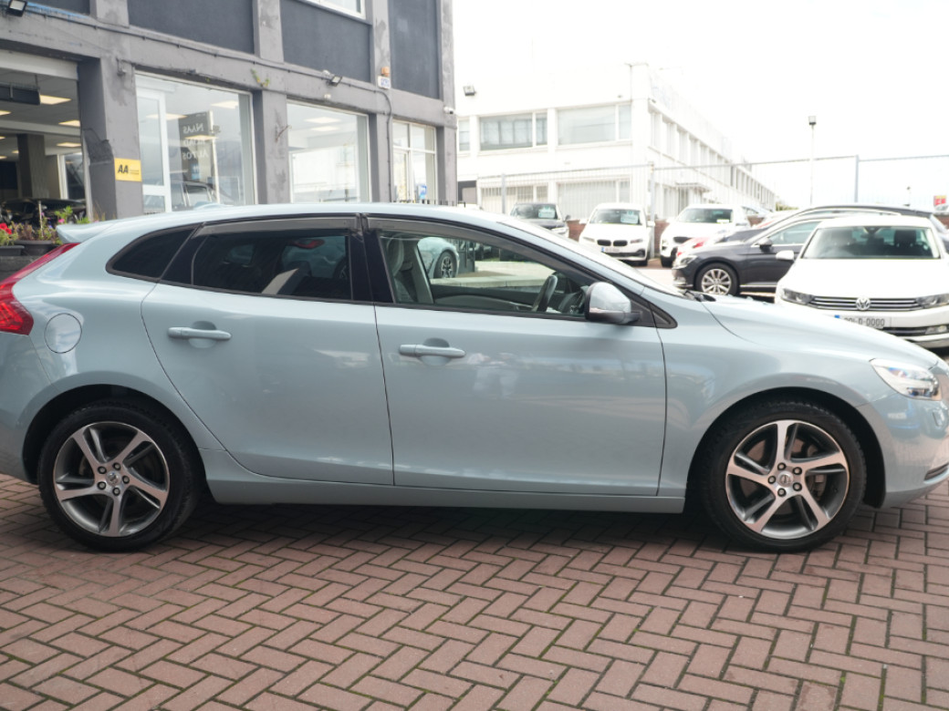 2016 Volvo V40
