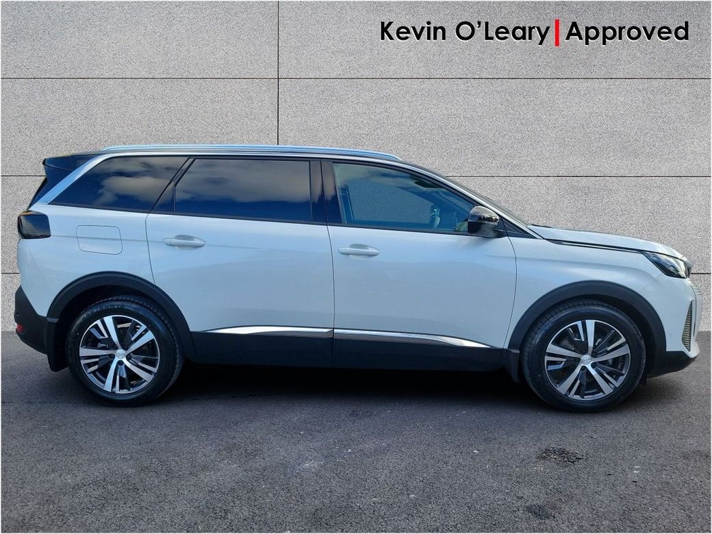 2023 Peugeot 5008