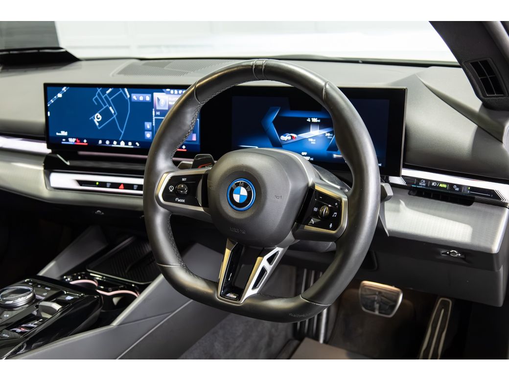 2024 BMW i5