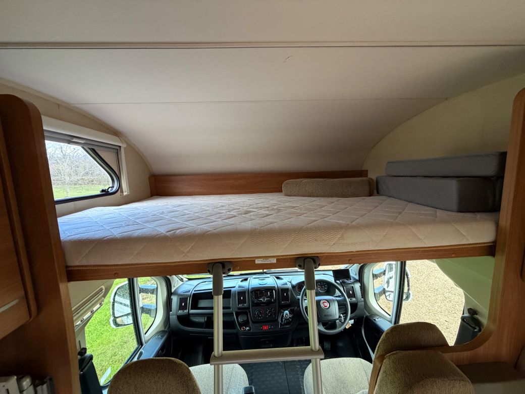 2013 SWIFT ESCAPE 696 R.H.D 