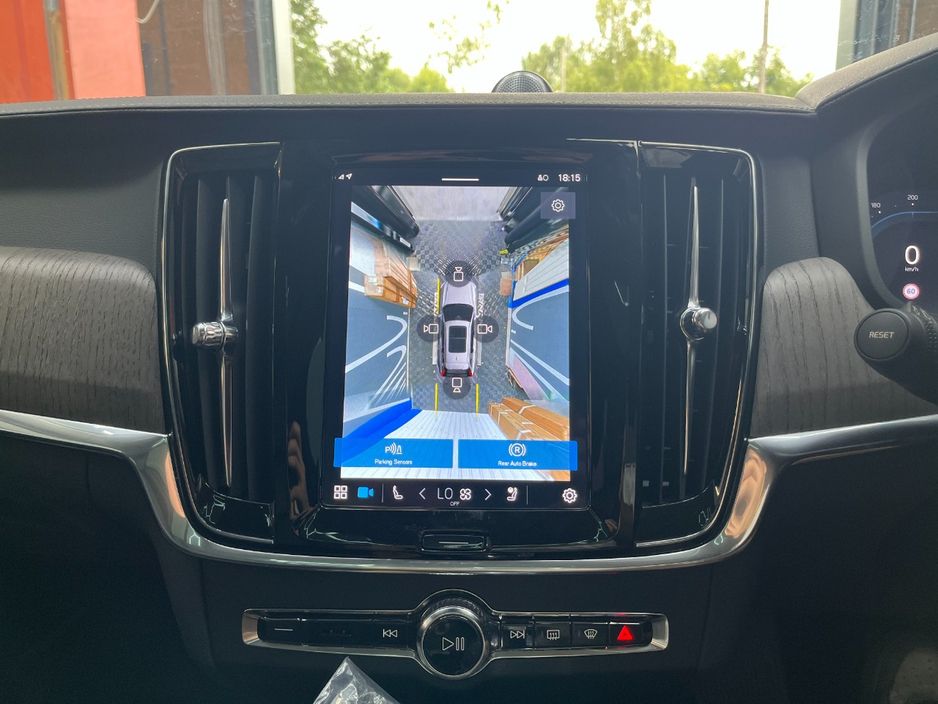 2022 Volvo V90