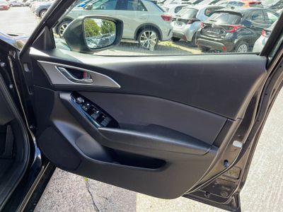 2018 Mazda Axela