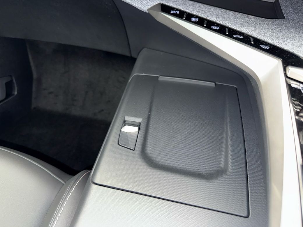 2025 Peugeot 5008