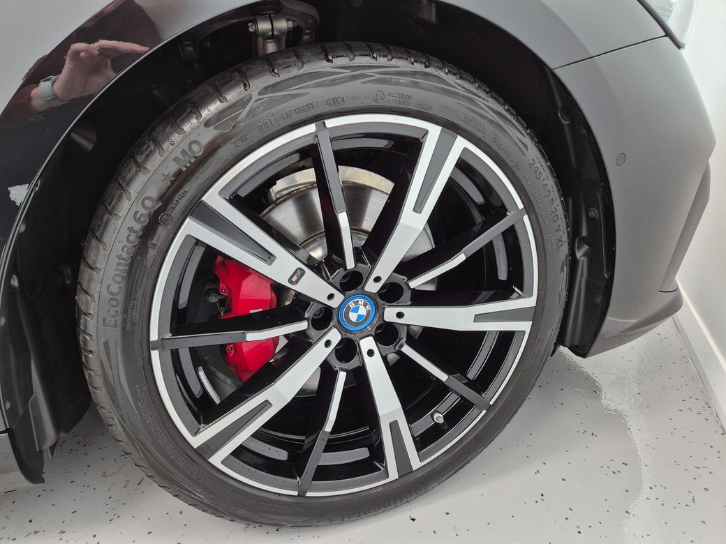 2025 BMW 530