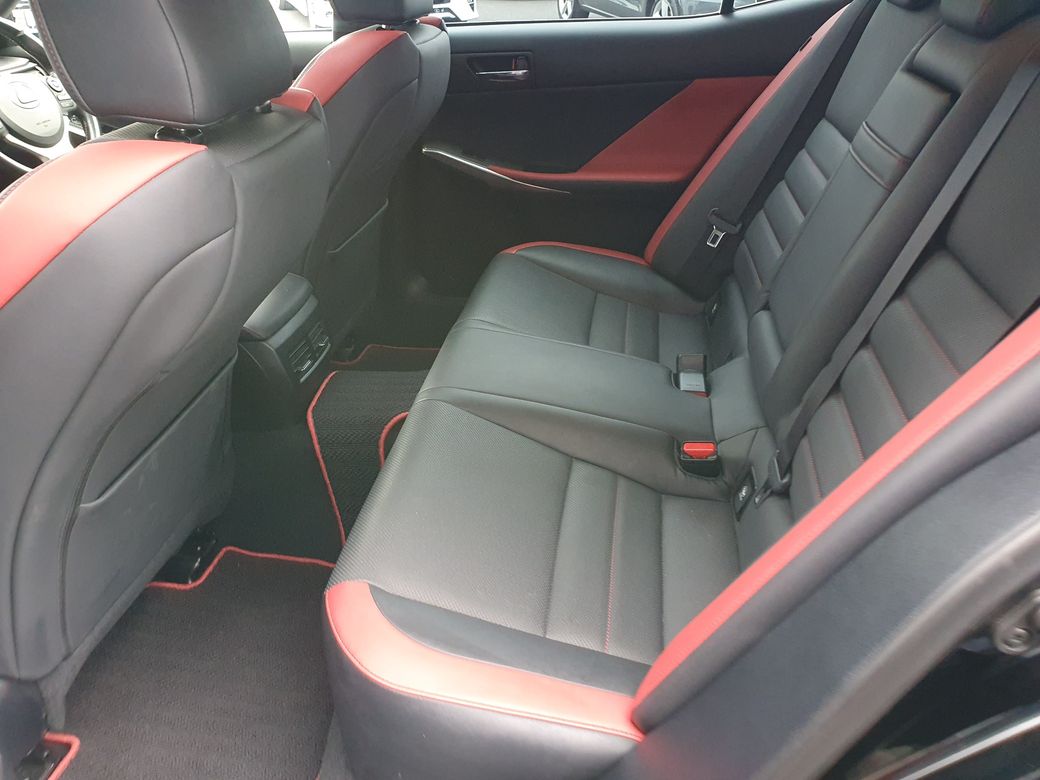 2015 Lexus IS 300h