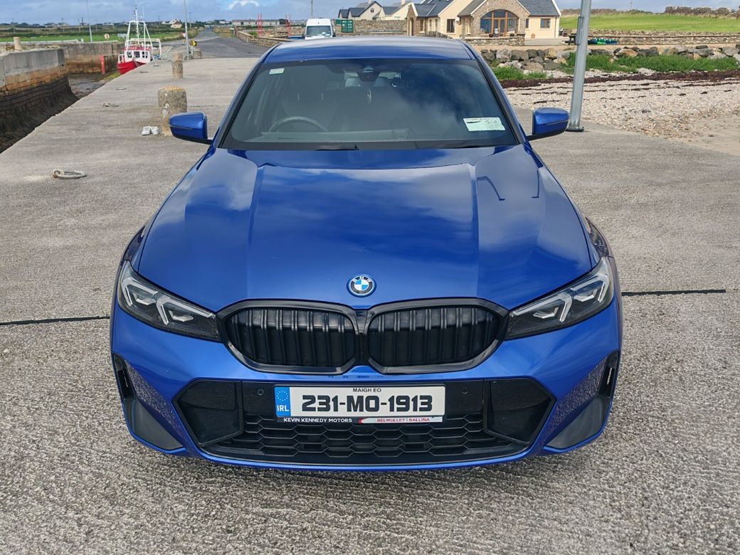 2023 BMW 330