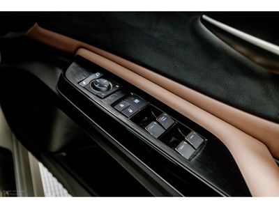 2023 Lexus ES 300h