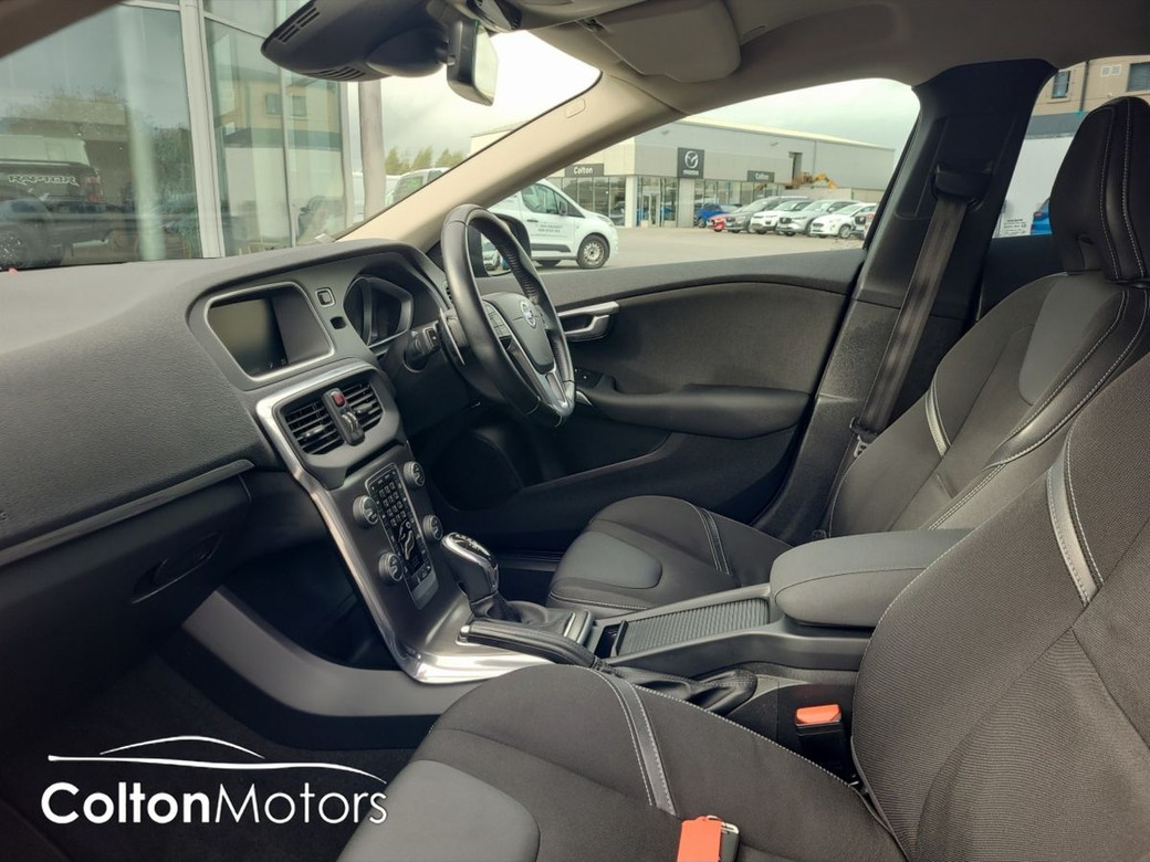 2016 Volvo V40