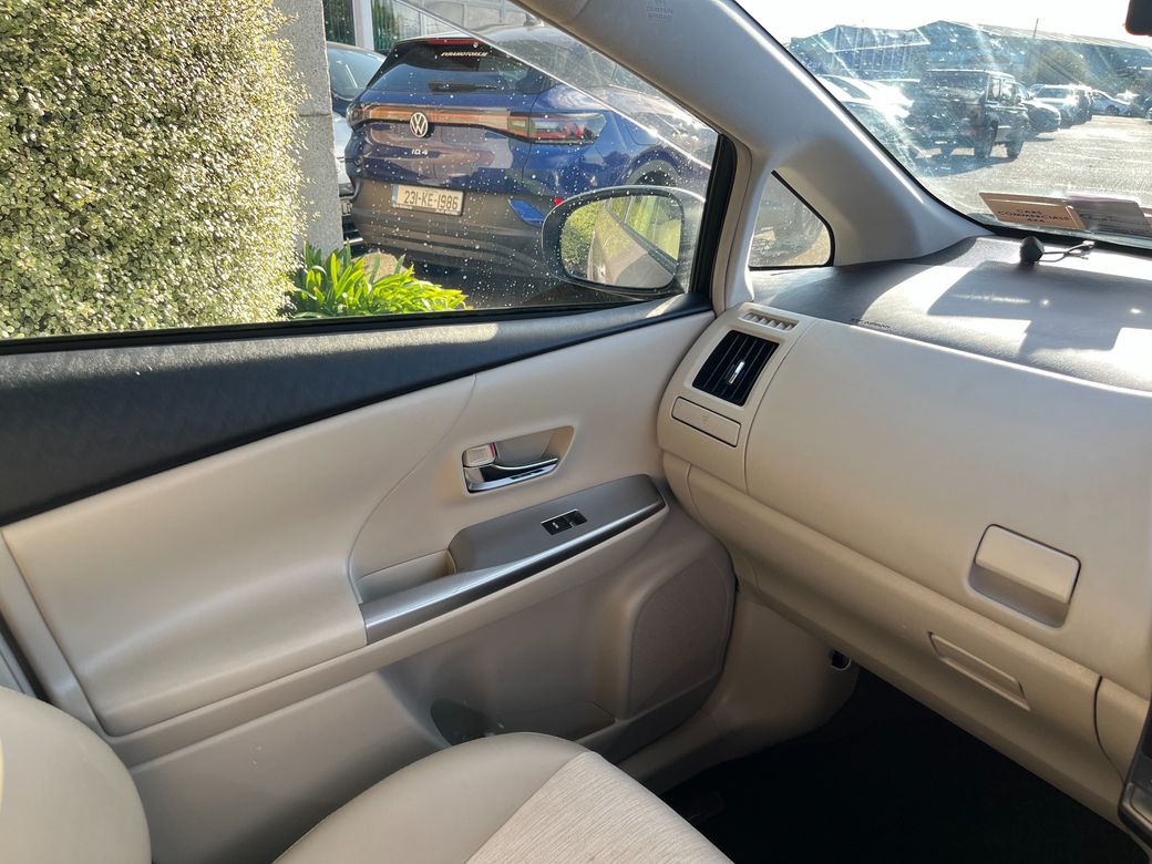 2018 Toyota Prius Alpha