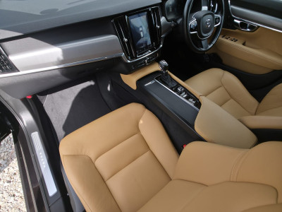 2020 Volvo V90
