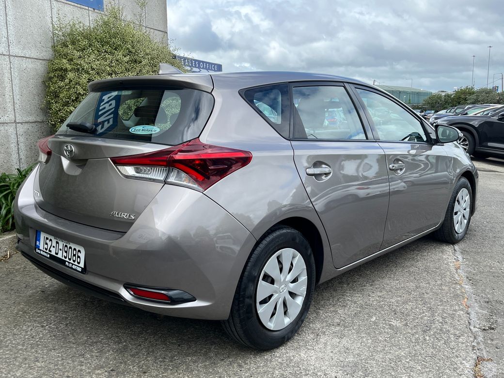 2015 Toyota Auris