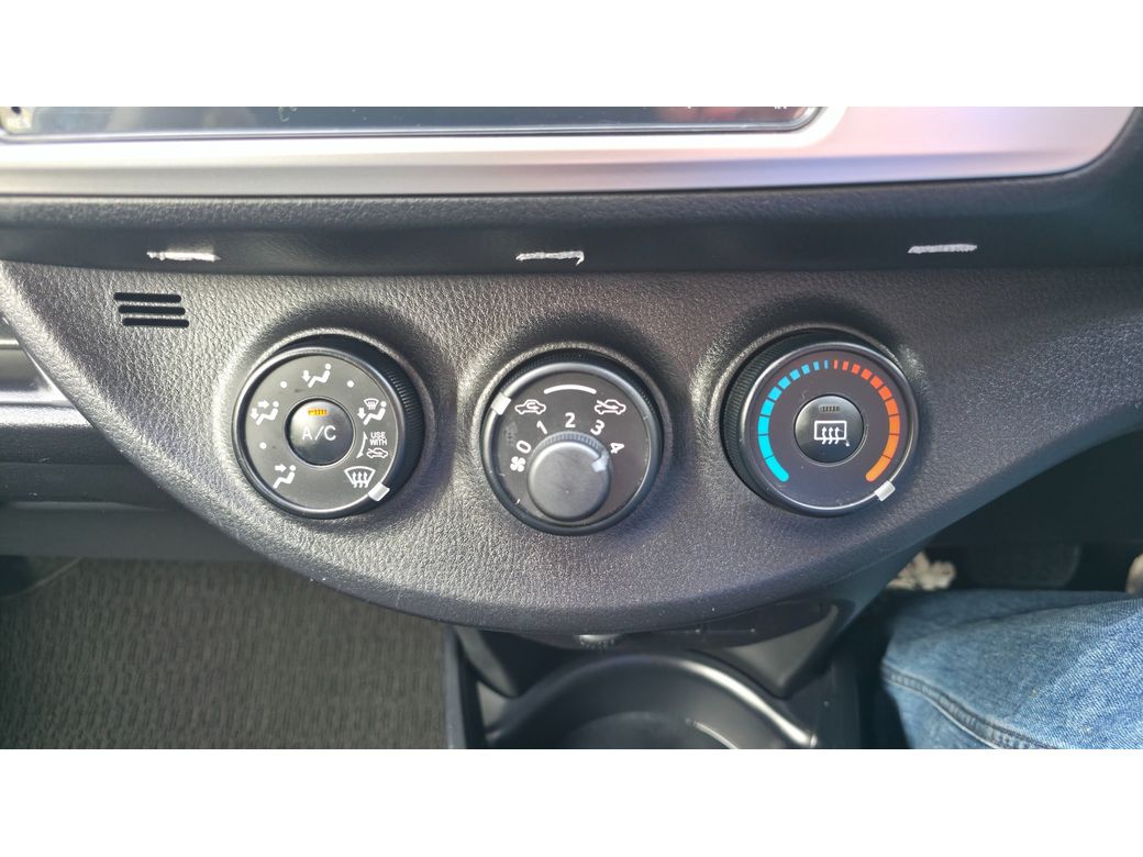 2015 Toyota Vitz