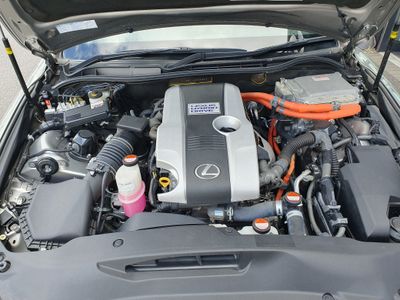 2016 Lexus IS 300h