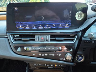 2022 Lexus ES 300h