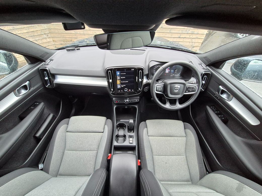 2022 Volvo XC40