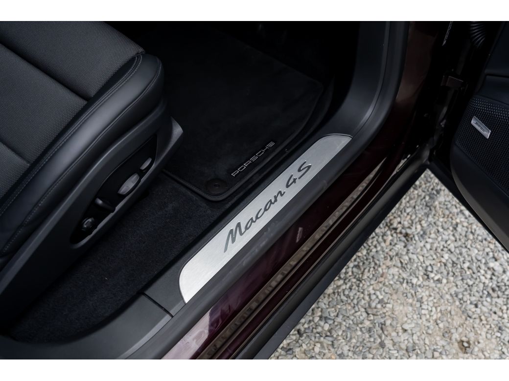2025 Porsche Macan