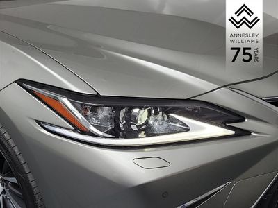 2022 Lexus ES 300h
