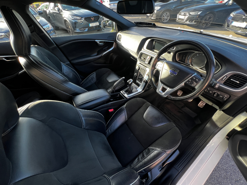 2016 Volvo V40