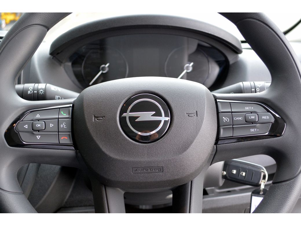 2025 Opel Movano