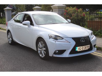2015 Lexus IS 300h