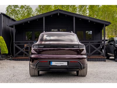 2025 Porsche Macan