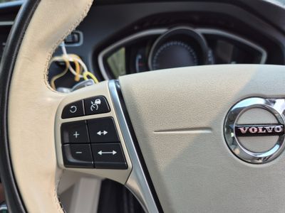 2020 Volvo V40