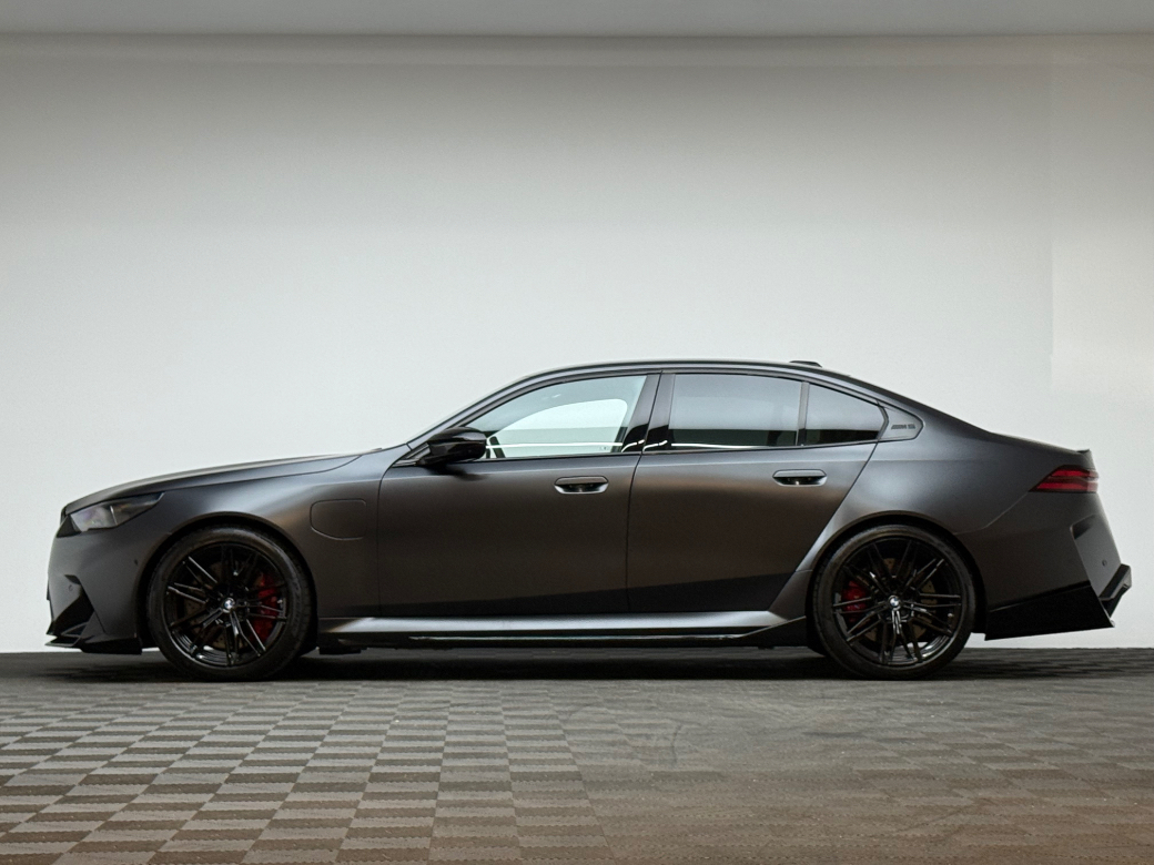 2025 BMW M5