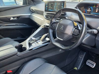 2023 Peugeot 5008