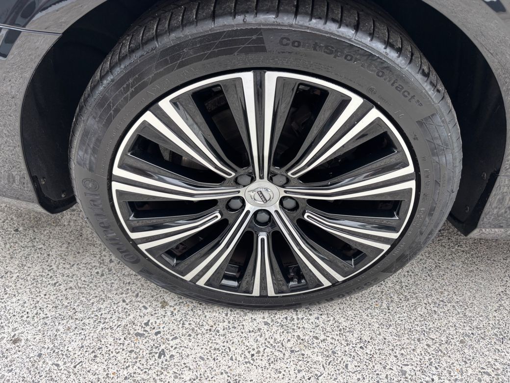 2022 Volvo S90