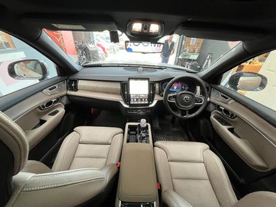 2025 Volvo XC90