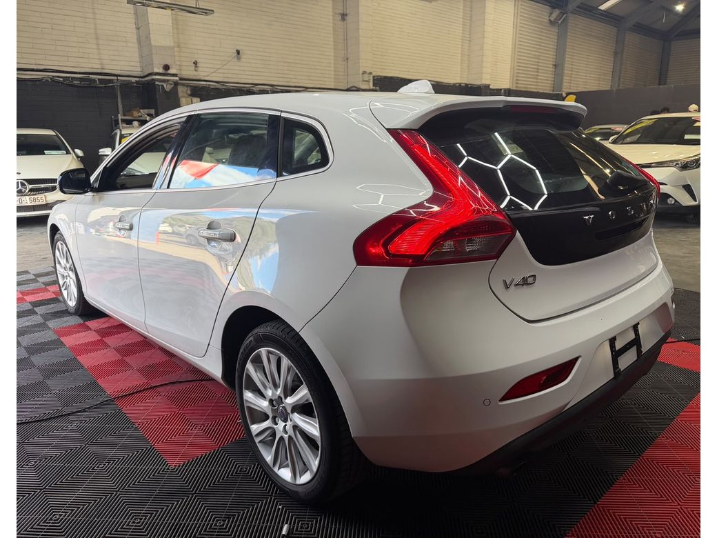 2015 Volvo V40