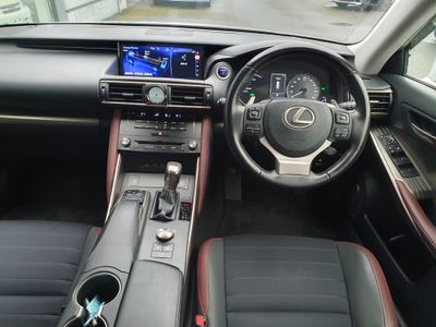 2018 Lexus IS 300h