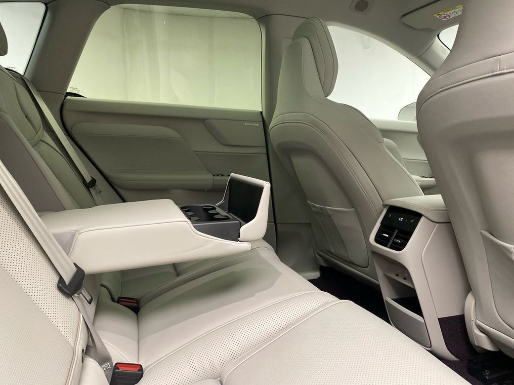 2027 Volvo EX60