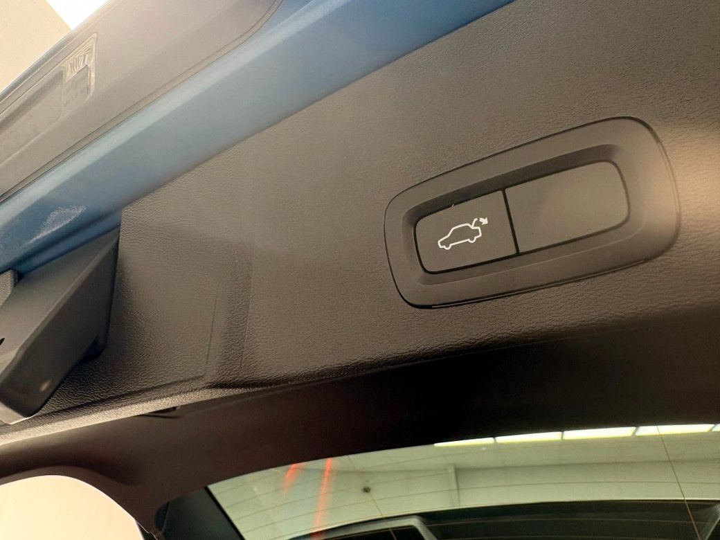 2023 Volvo XC40