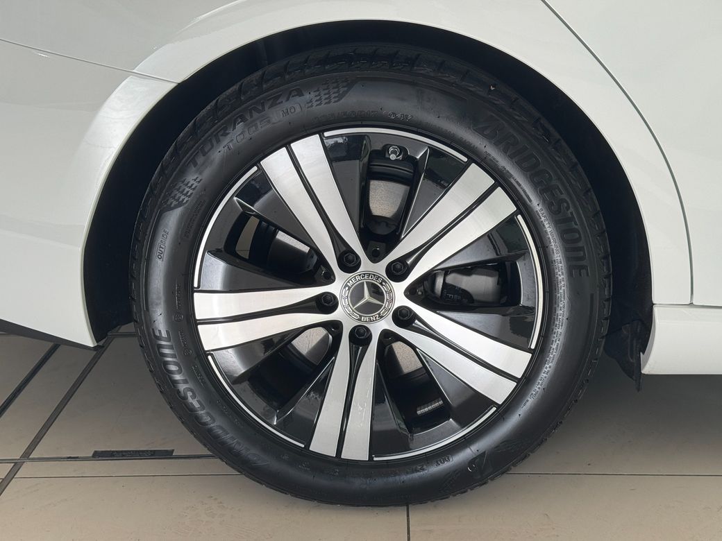 2025 Mercedes-Benz C 180