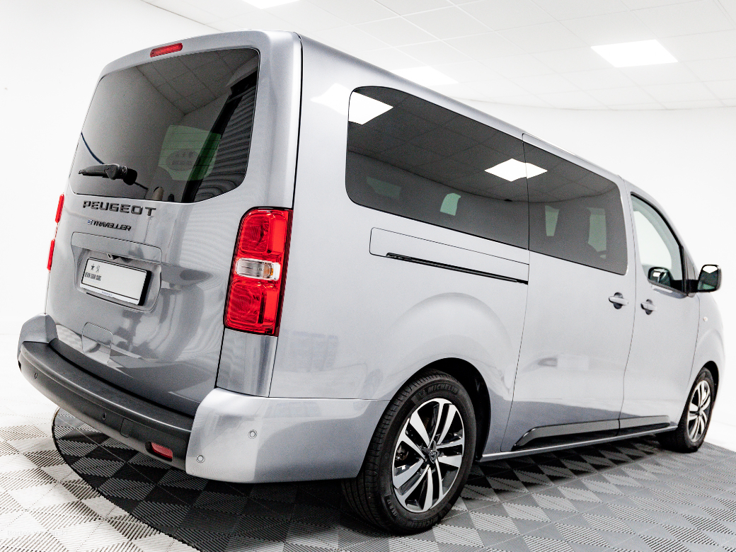 2025 Peugeot Traveller