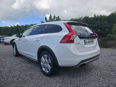 2017 Volvo V60 Cross Country