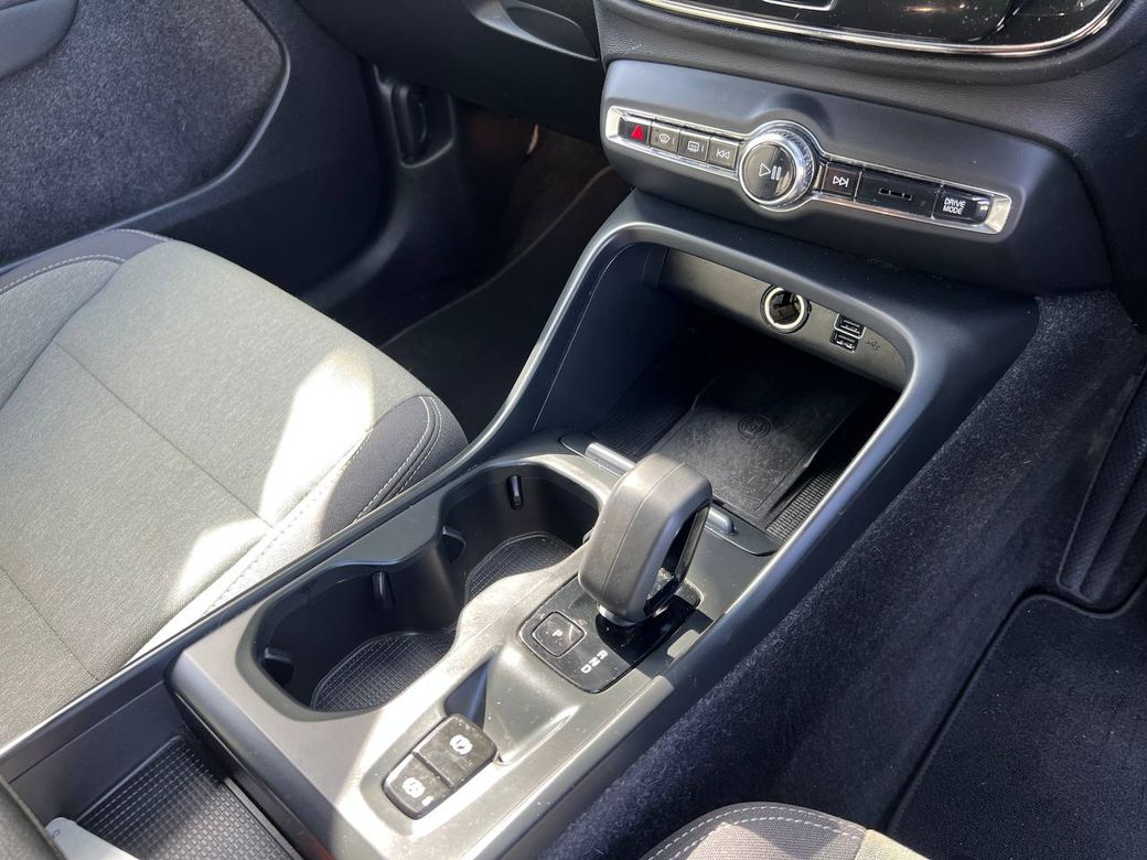 2022 Volvo XC40