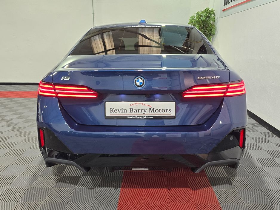 2024 BMW i5
