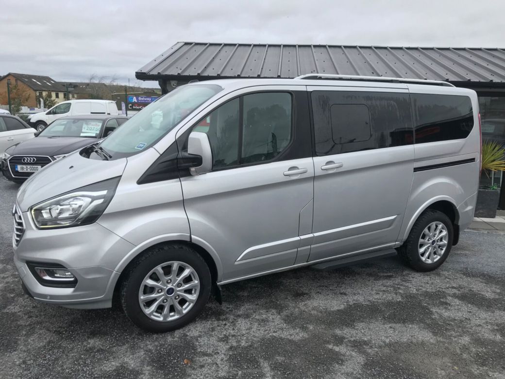 2022 Ford Tourneo