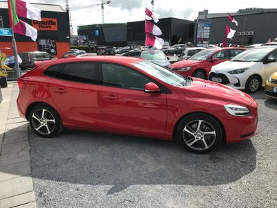2018 Volvo V40