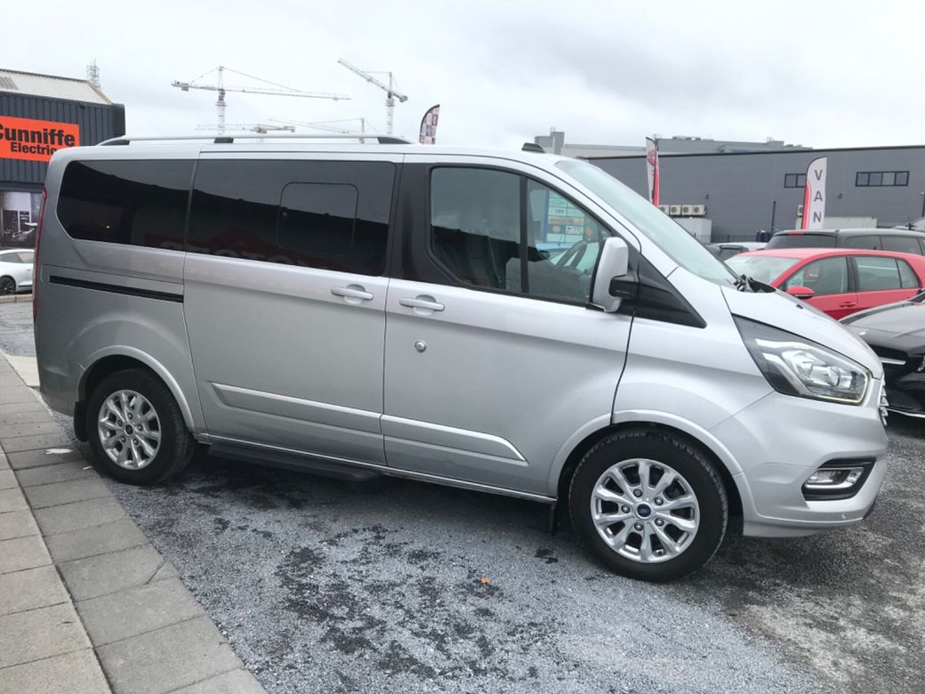 2022 Ford Tourneo