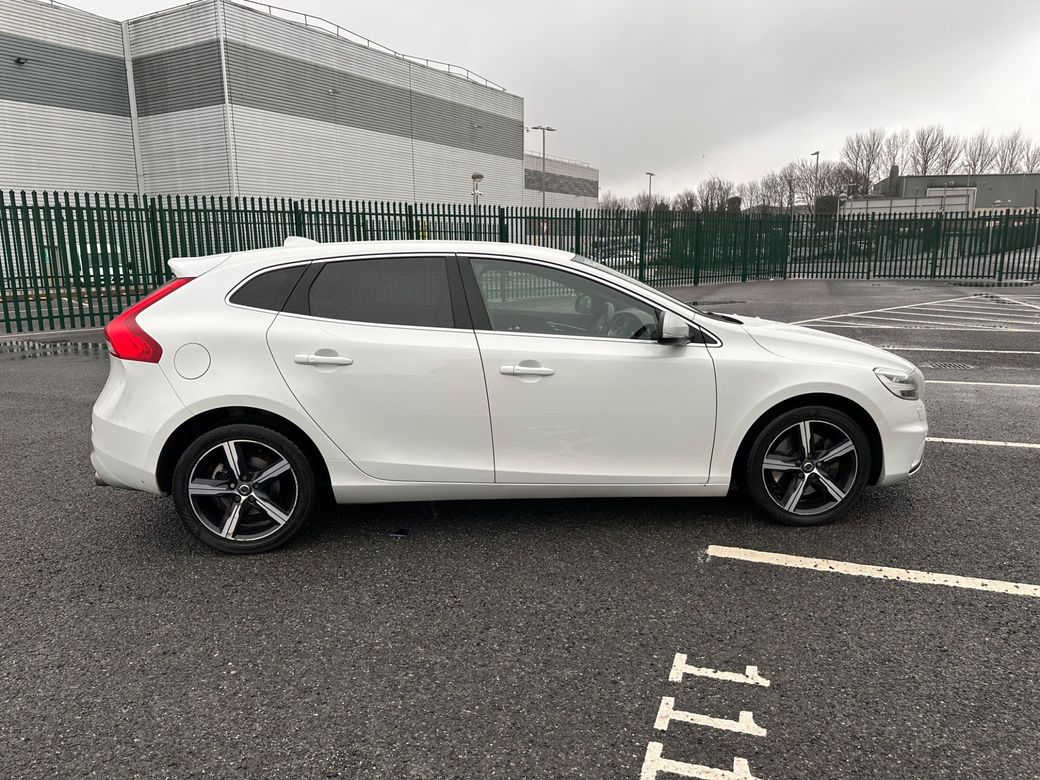 2019 Volvo V40