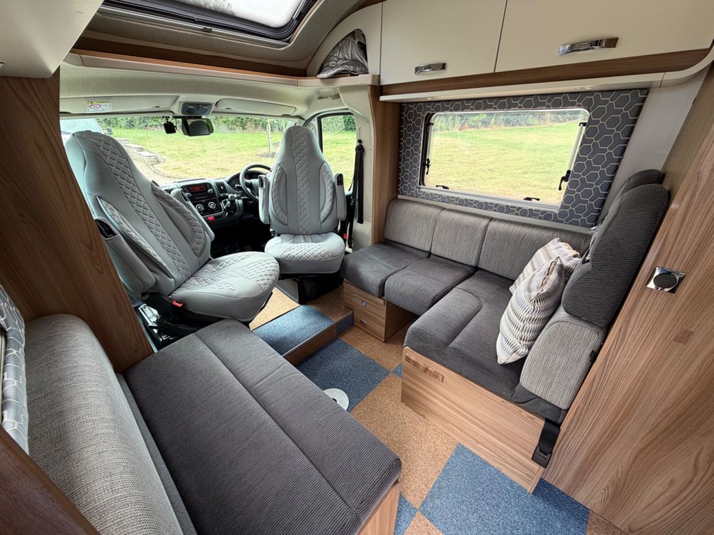 2017 SWIFT ESCAPE 684 LOW PROFILE R.H.D